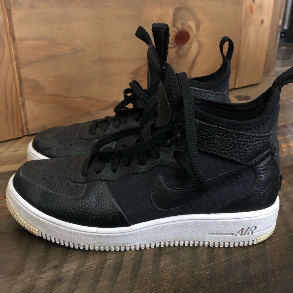 Nike Air Force 1 Ultraforce Mid Breathable Sneaker 8.5 Womens